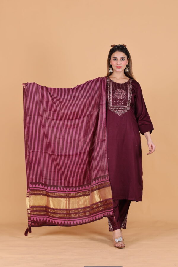 Embroidered Rayon Set - Image 10